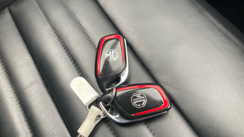 MG HS 1.5 T-GDI Trophy 5dr DCT Petrol Hatchback